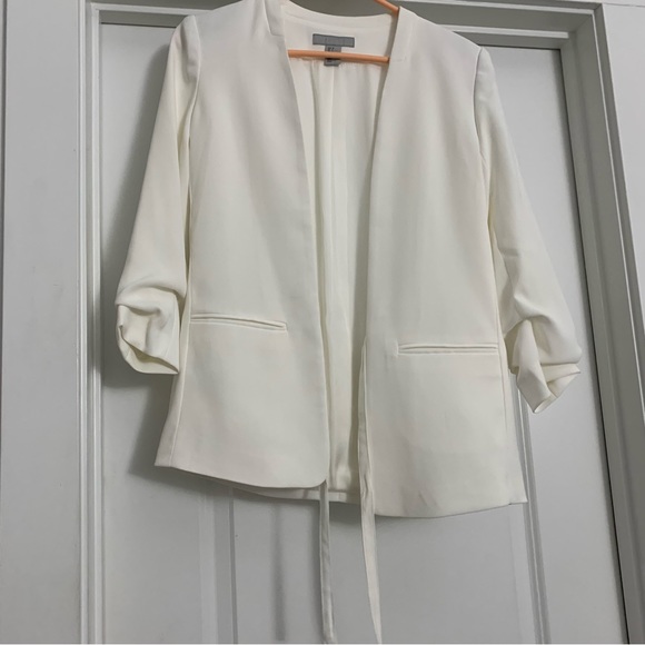 NWOT-H&M White Blazer with front tie and 3/4 Ruched Sleeves. Size 4 - Picture 6 of 12